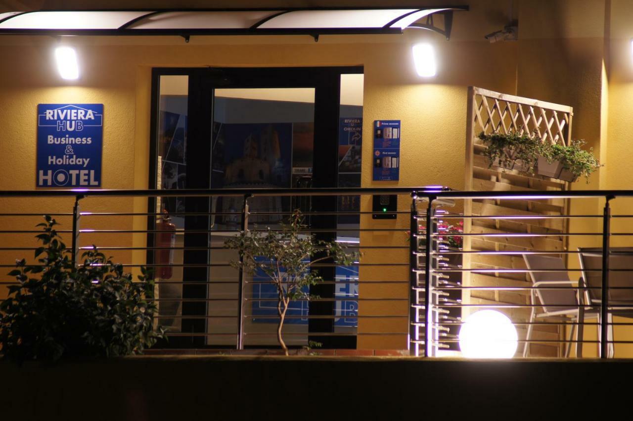 Riviera Hub Hotel Cisano sul Neva Kültér fotó