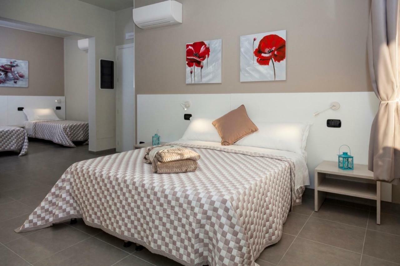 Riviera Hub Hotel Cisano sul Neva Kültér fotó